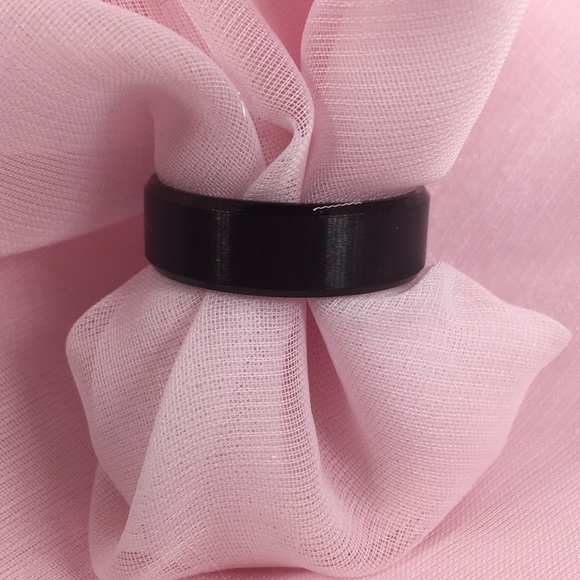 8mm BLACK TITANIUM BAND (Ring) - Picture 3 of 3